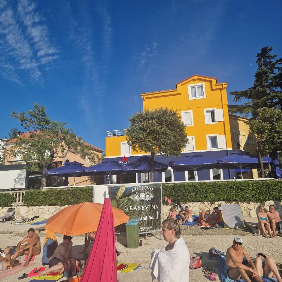 Grand - Premium Rooms & Apartments Selce Exterior foto